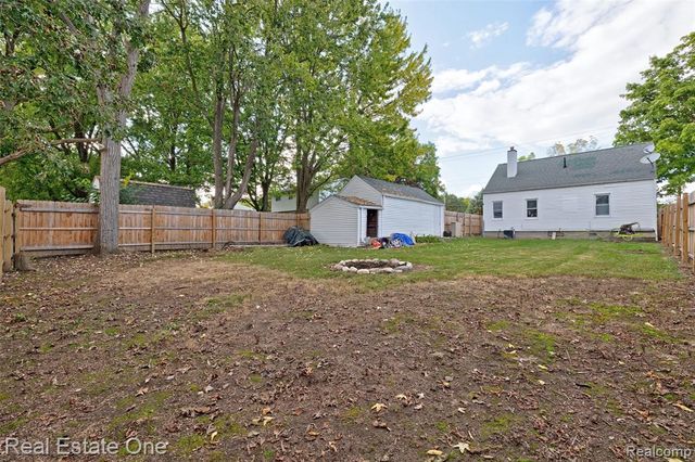 8247 Miller Road, Swartz Creek, MI 48473