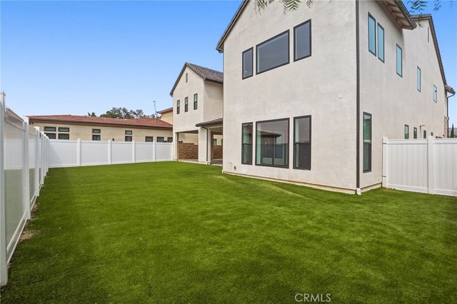 10542 Wood Briar Court, Chatsworth, CA 91311