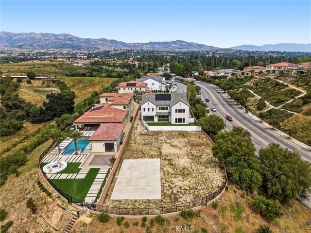 10542 Wood Briar Court, Chatsworth, CA 91311