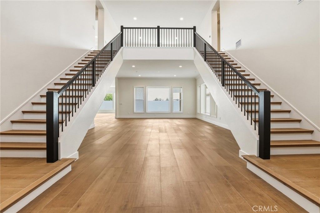 10542 Wood Briar Court, Chatsworth, CA 91311