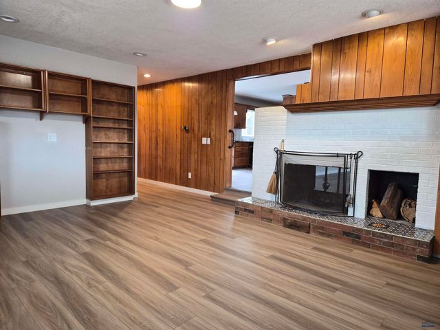 4821 CAPITAL, Rapid City, SD 57702