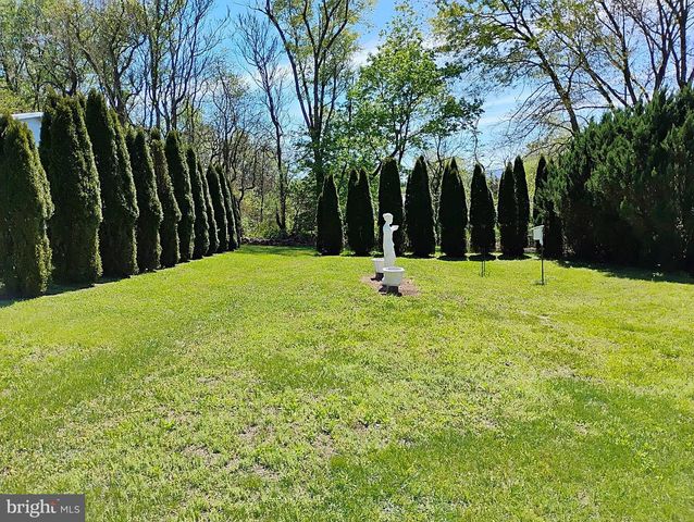 187 SUNNY MEADOW PL, Berkeley Springs, WV 25411