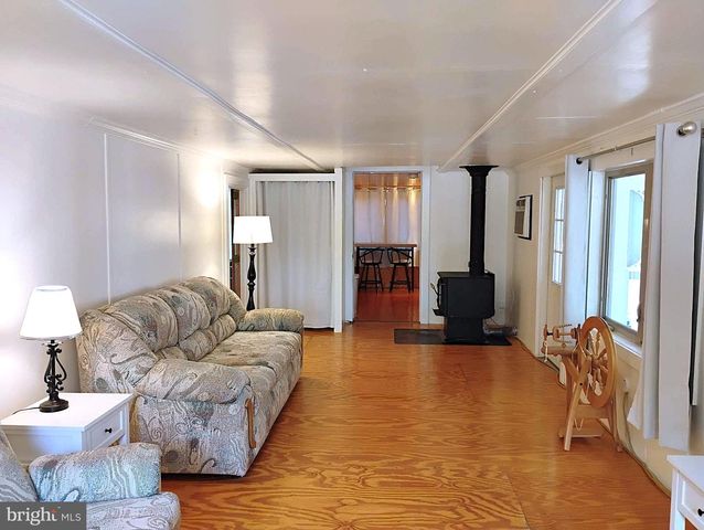 187 SUNNY MEADOW PL, Berkeley Springs, WV 25411