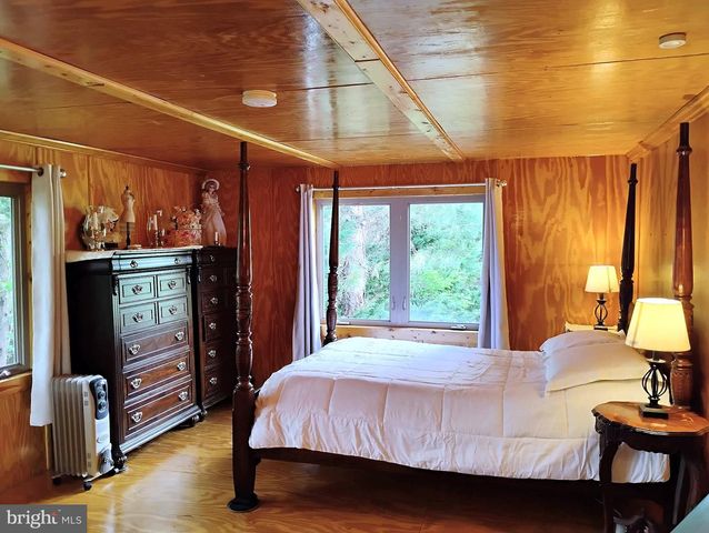 187 SUNNY MEADOW PL, Berkeley Springs, WV 25411