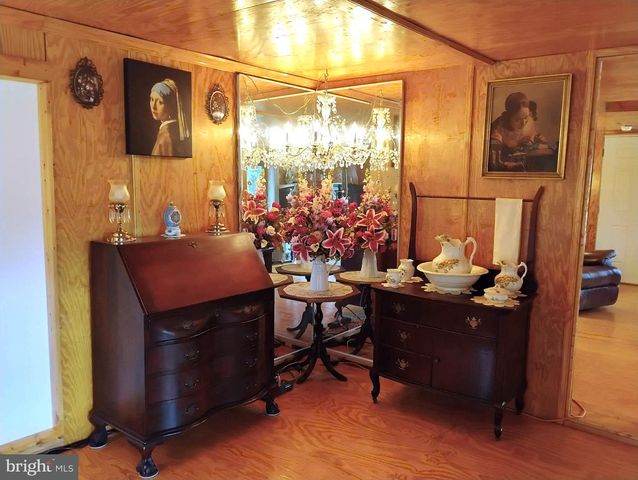 187 SUNNY MEADOW PL, Berkeley Springs, WV 25411