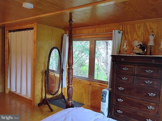 187 SUNNY MEADOW PL, Berkeley Springs, WV 25411