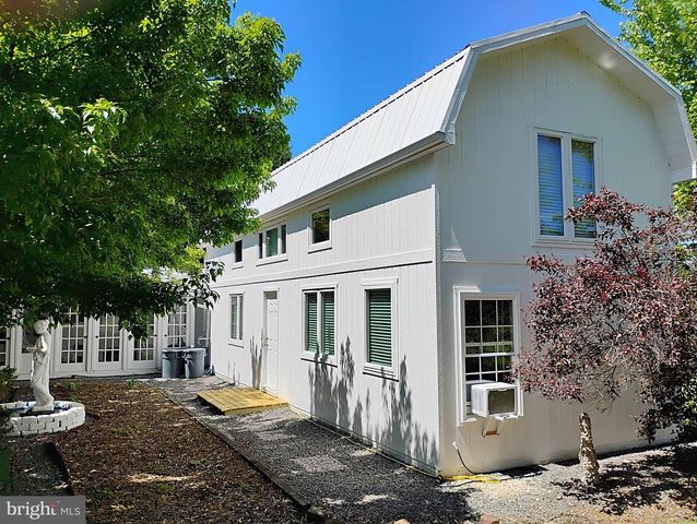 187 SUNNY MEADOW PL, Berkeley Springs, WV 25411