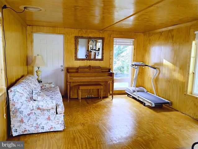 187 SUNNY MEADOW PL, Berkeley Springs, WV 25411