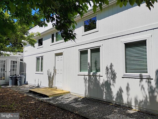 187 SUNNY MEADOW PL, Berkeley Springs, WV 25411