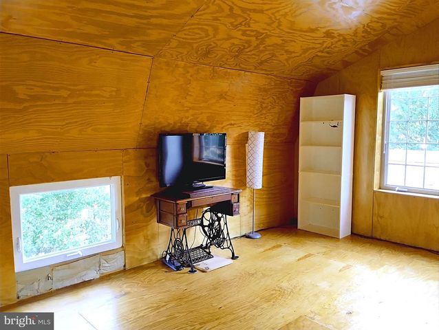 187 SUNNY MEADOW PL, Berkeley Springs, WV 25411