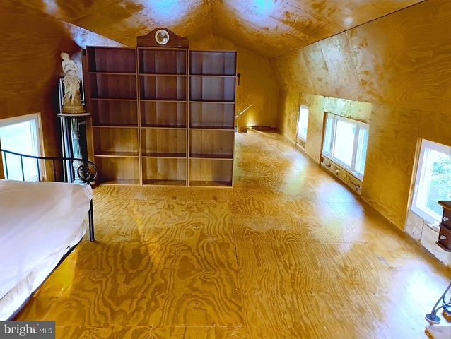 187 SUNNY MEADOW PL, Berkeley Springs, WV 25411