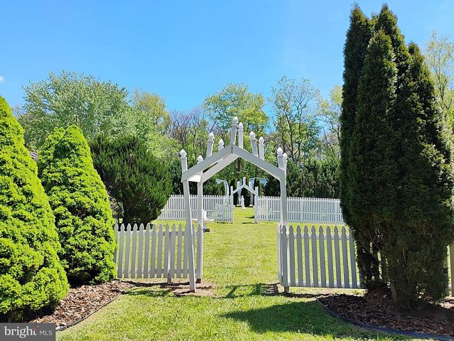 187 SUNNY MEADOW PL, Berkeley Springs, WV 25411