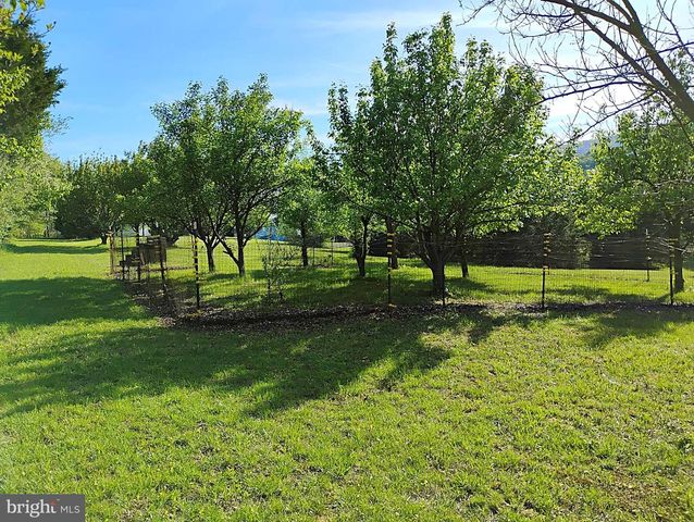 187 SUNNY MEADOW PL, Berkeley Springs, WV 25411