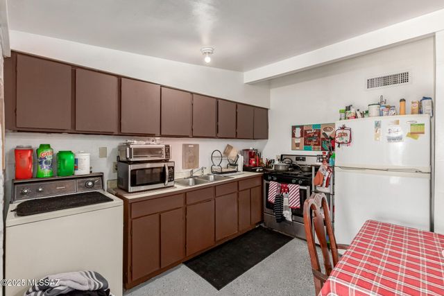 801 W Hawaii Drive, Tucson, AZ 85706