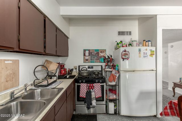 801 W Hawaii Drive, Tucson, AZ 85706