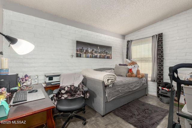 801 W Hawaii Drive, Tucson, AZ 85706