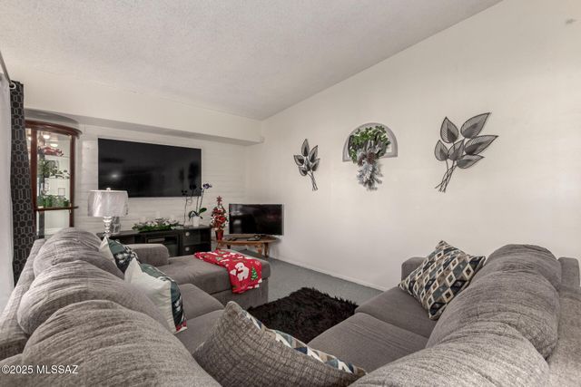 801 W Hawaii Drive, Tucson, AZ 85706