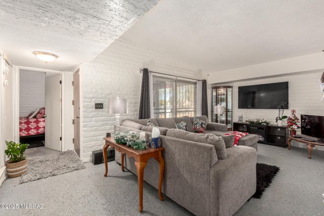 801 W Hawaii Drive, Tucson, AZ 85706