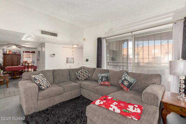 801 W Hawaii Drive, Tucson, AZ 85706