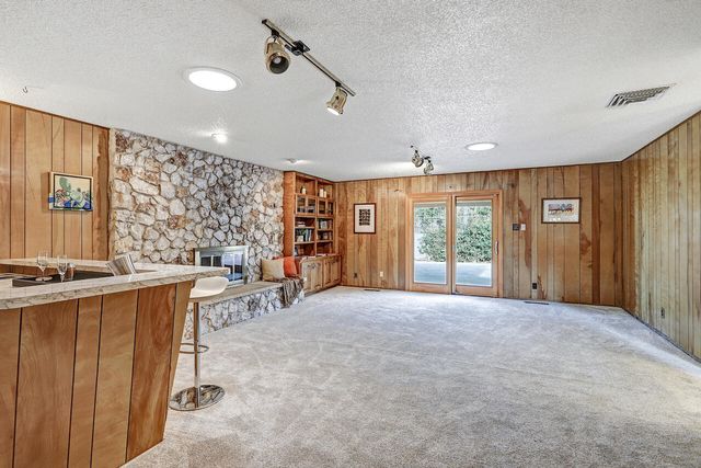 8905 Hilton Avenue NE, Albuquerque, NM 87111