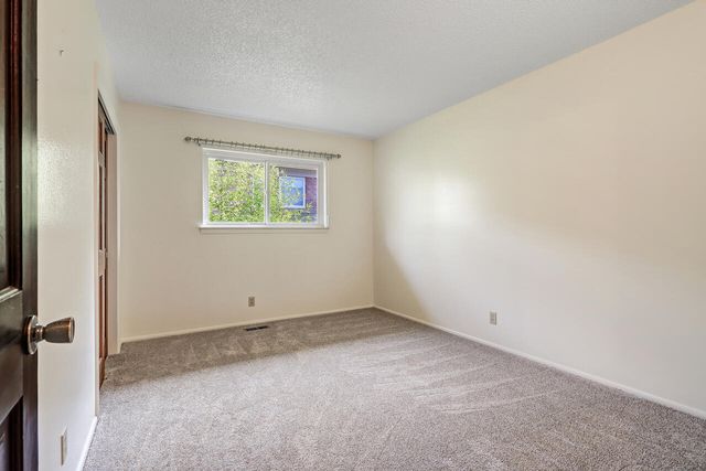 8905 Hilton Avenue NE, Albuquerque, NM 87111