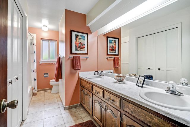 8905 Hilton Avenue NE, Albuquerque, NM 87111