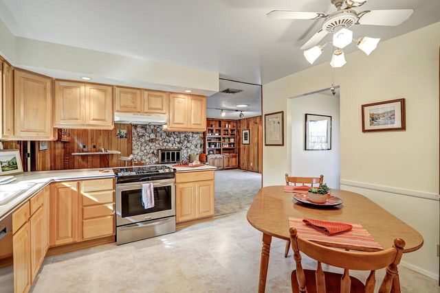 8905 Hilton Avenue NE, Albuquerque, NM 87111