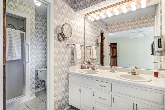 8905 Hilton Avenue NE, Albuquerque, NM 87111