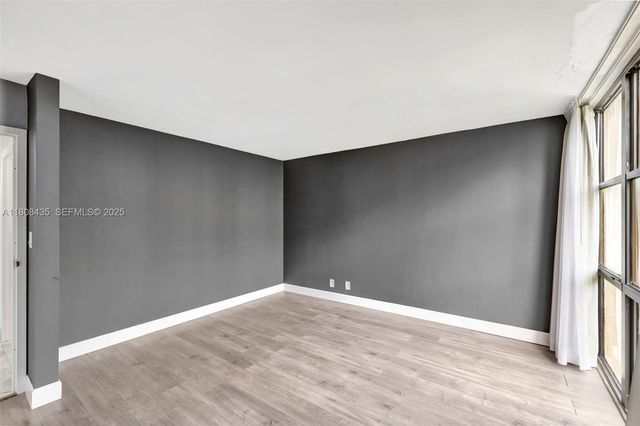 16919 N Bay Road 521, Sunny Isles Beach, FL 33160