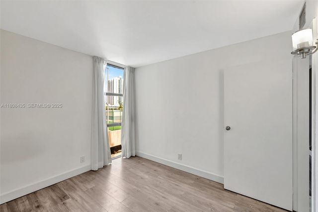 16919 N Bay Road 521, Sunny Isles Beach, FL 33160
