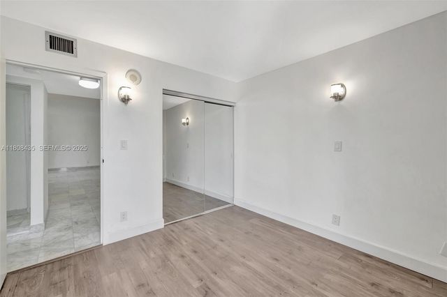 16919 N Bay Road 521, Sunny Isles Beach, FL 33160