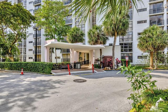 16919 N Bay Road 521, Sunny Isles Beach, FL 33160