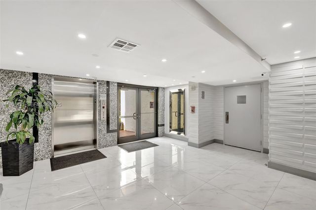16919 N Bay Road 521, Sunny Isles Beach, FL 33160