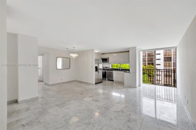 16919 N Bay Road 521, Sunny Isles Beach, FL 33160