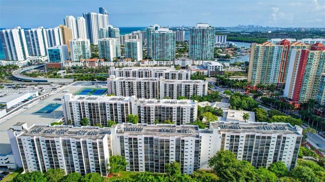 16919 N Bay Road 521, Sunny Isles Beach, FL 33160