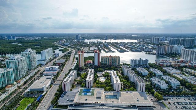 16919 N Bay Road 521, Sunny Isles Beach, FL 33160