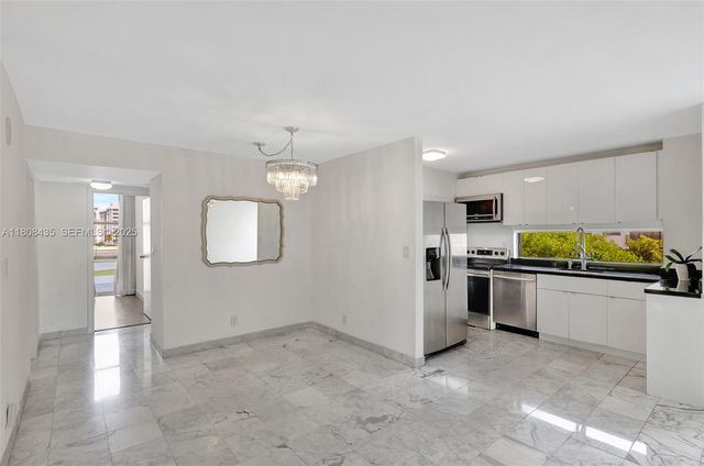 16919 N Bay Road 521, Sunny Isles Beach, FL 33160
