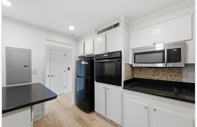 4215 Harding Pike Apt 503, Nashville, TN 37205