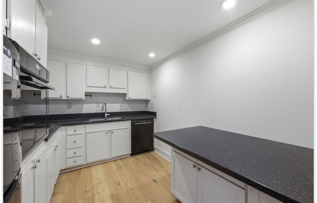4215 Harding Pike Apt 503, Nashville, TN 37205