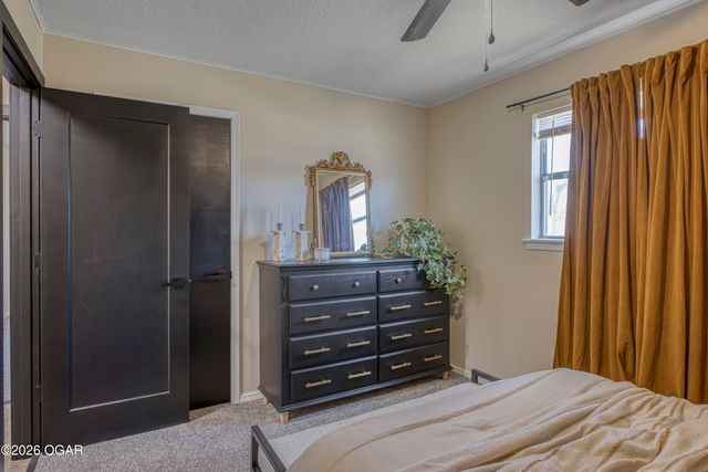 134 Valley View Drive, Joplin, MO 64804