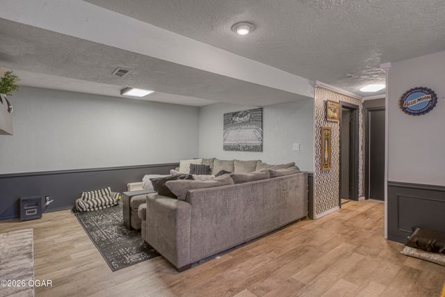 134 Valley View Drive, Joplin, MO 64804