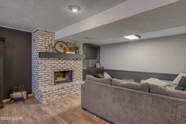 134 Valley View Drive, Joplin, MO 64804