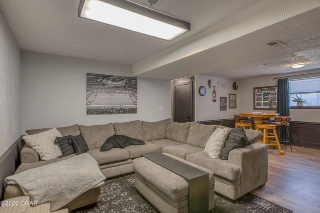 134 Valley View Drive, Joplin, MO 64804