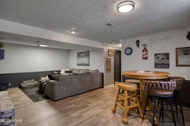 134 Valley View Drive, Joplin, MO 64804