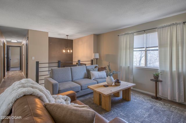 134 Valley View Drive, Joplin, MO 64804