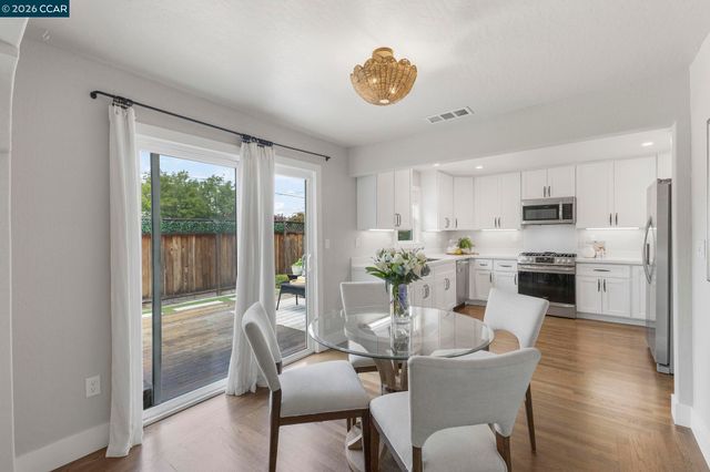 210 S R St, Livermore, CA 94550