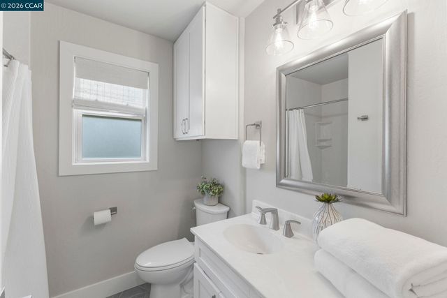 210 S R St, Livermore, CA 94550