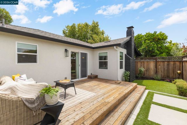 210 S R St, Livermore, CA 94550