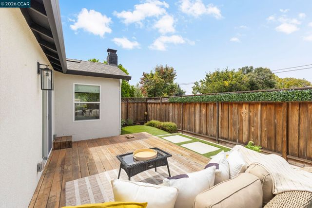 210 S R St, Livermore, CA 94550