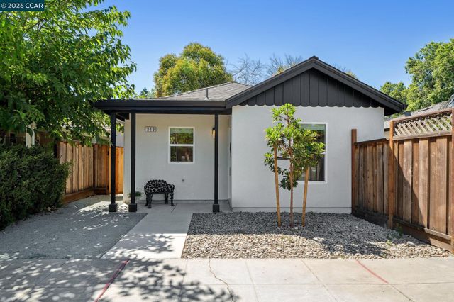 210 S R St, Livermore, CA 94550